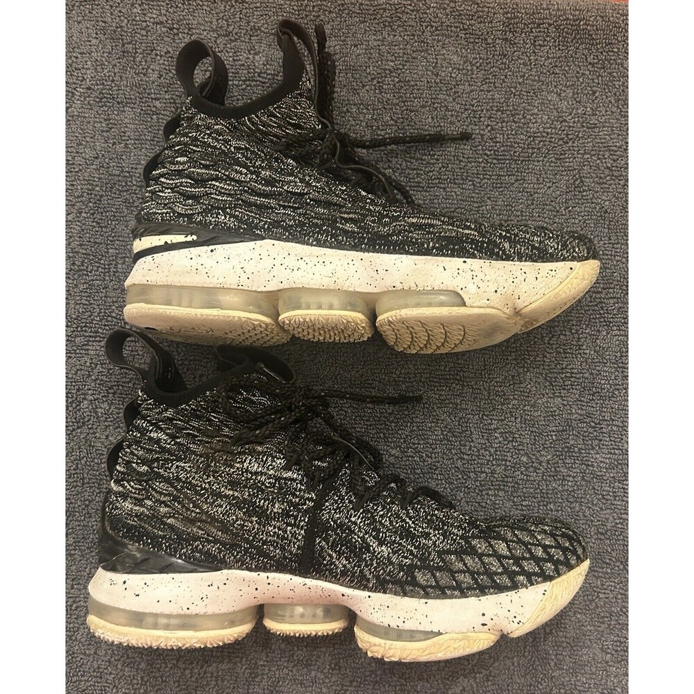 Nike Lebron 15 XV Ashes GS Black White  Sneakers 922811-002 Size 5Y